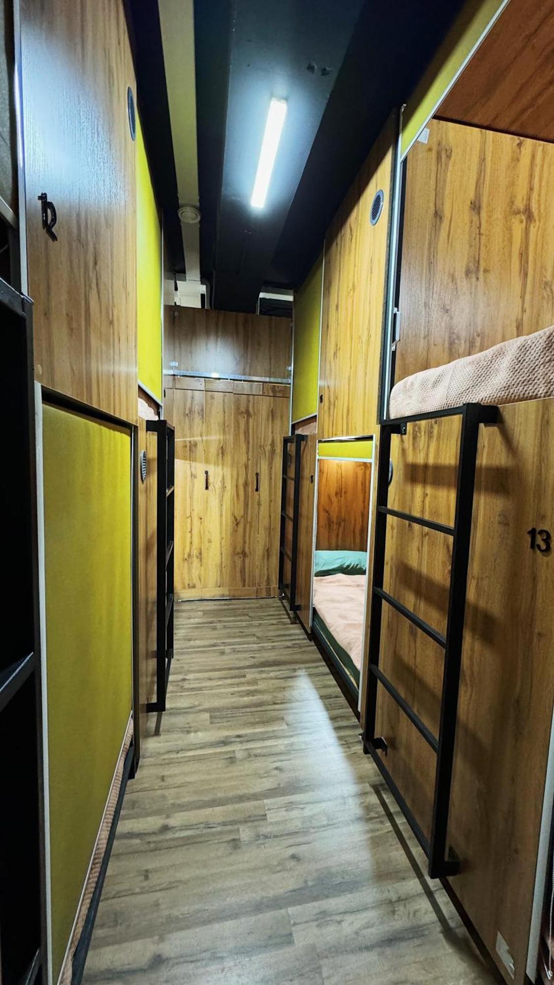 Hostel Kochevnik Capsule Hotel Almaty Ngoại thất bức ảnh