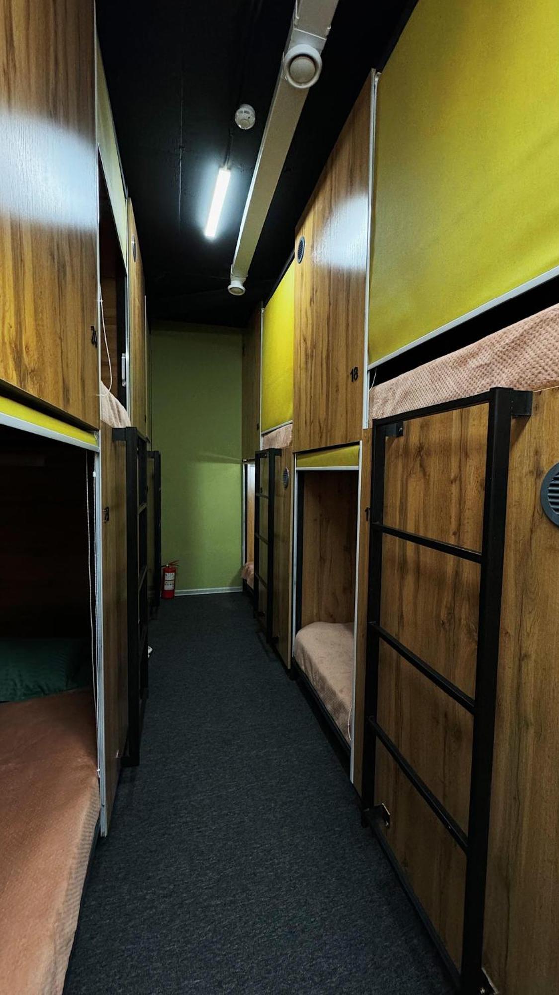 Hostel Kochevnik Capsule Hotel Almaty Ngoại thất bức ảnh