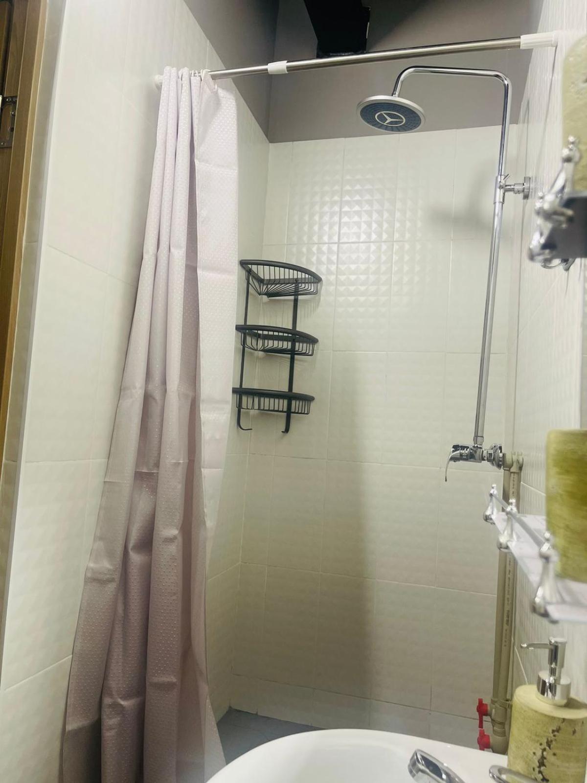 Hostel Kochevnik Capsule Hotel Almaty Ngoại thất bức ảnh