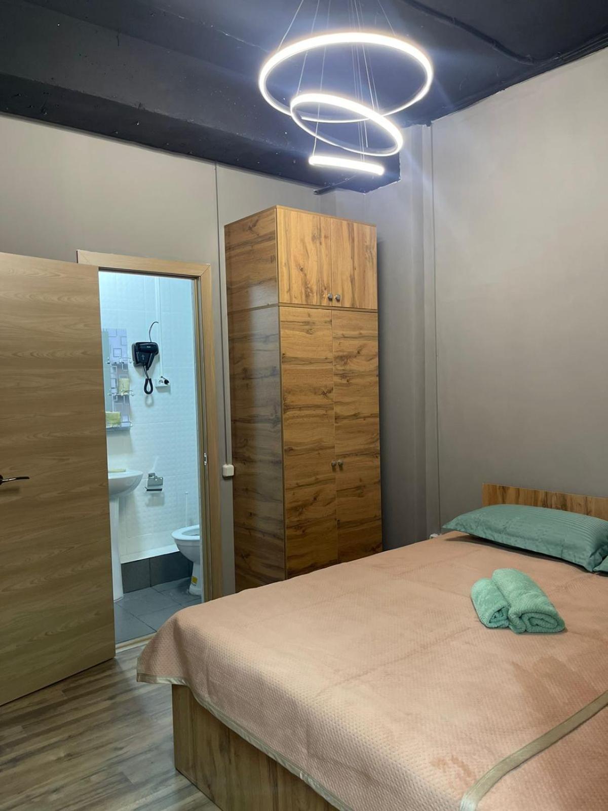 Hostel Kochevnik Capsule Hotel Almaty Ngoại thất bức ảnh