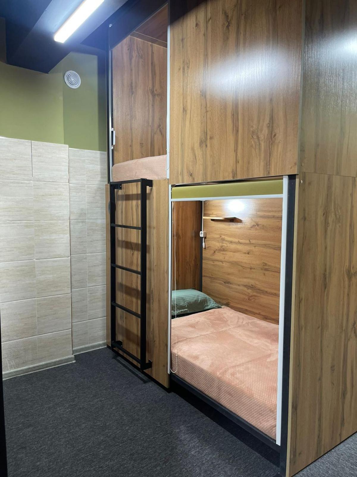 Hostel Kochevnik Capsule Hotel Almaty Ngoại thất bức ảnh