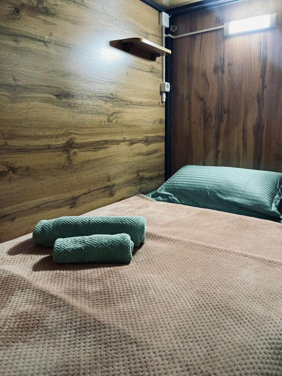 Hostel Kochevnik Capsule Hotel Almaty Ngoại thất bức ảnh