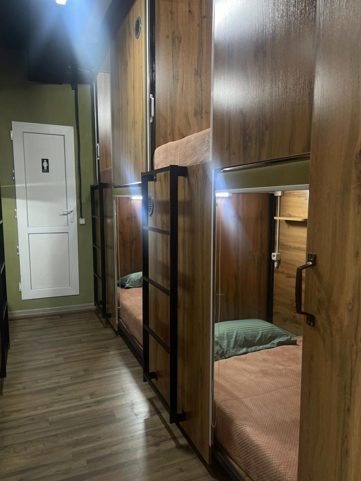 Hostel Kochevnik Capsule Hotel Almaty Ngoại thất bức ảnh