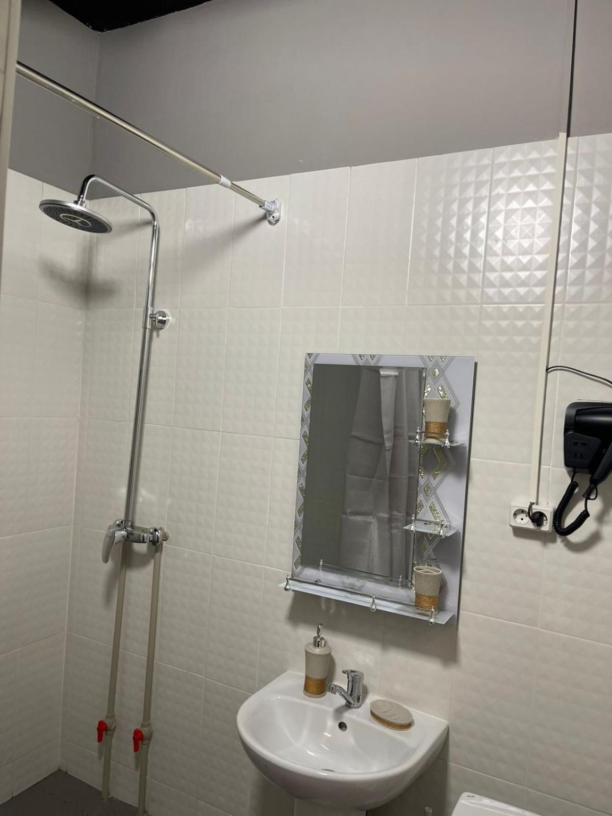 Hostel Kochevnik Capsule Hotel Almaty Ngoại thất bức ảnh