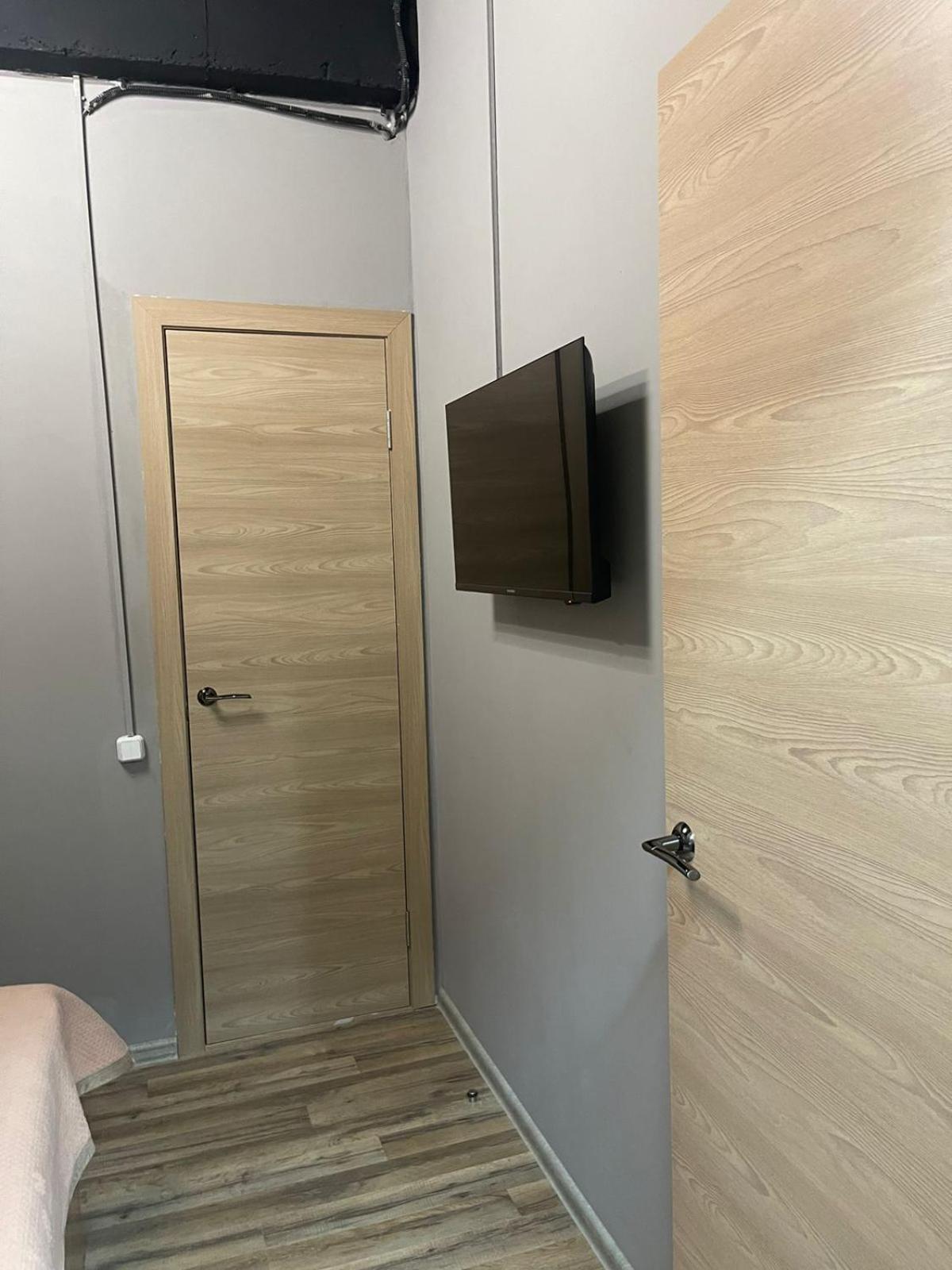 Hostel Kochevnik Capsule Hotel Almaty Ngoại thất bức ảnh