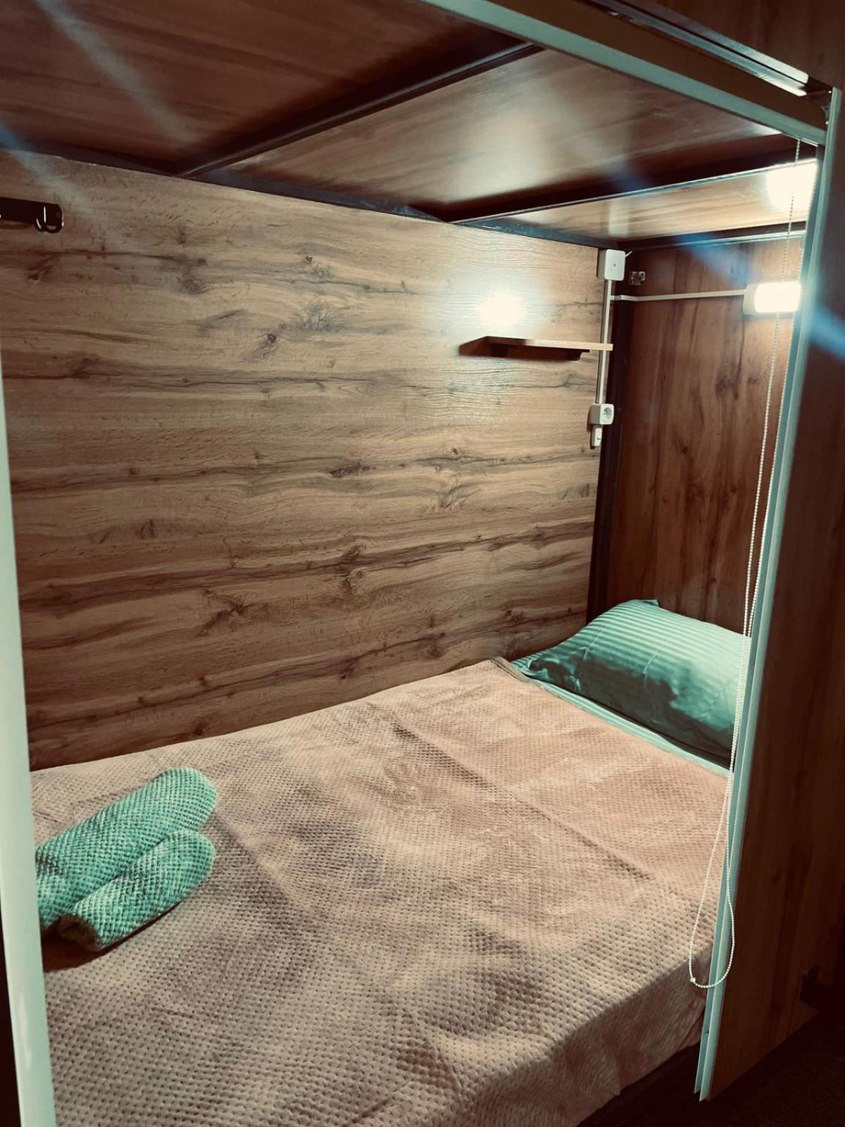 Hostel Kochevnik Capsule Hotel Almaty Ngoại thất bức ảnh