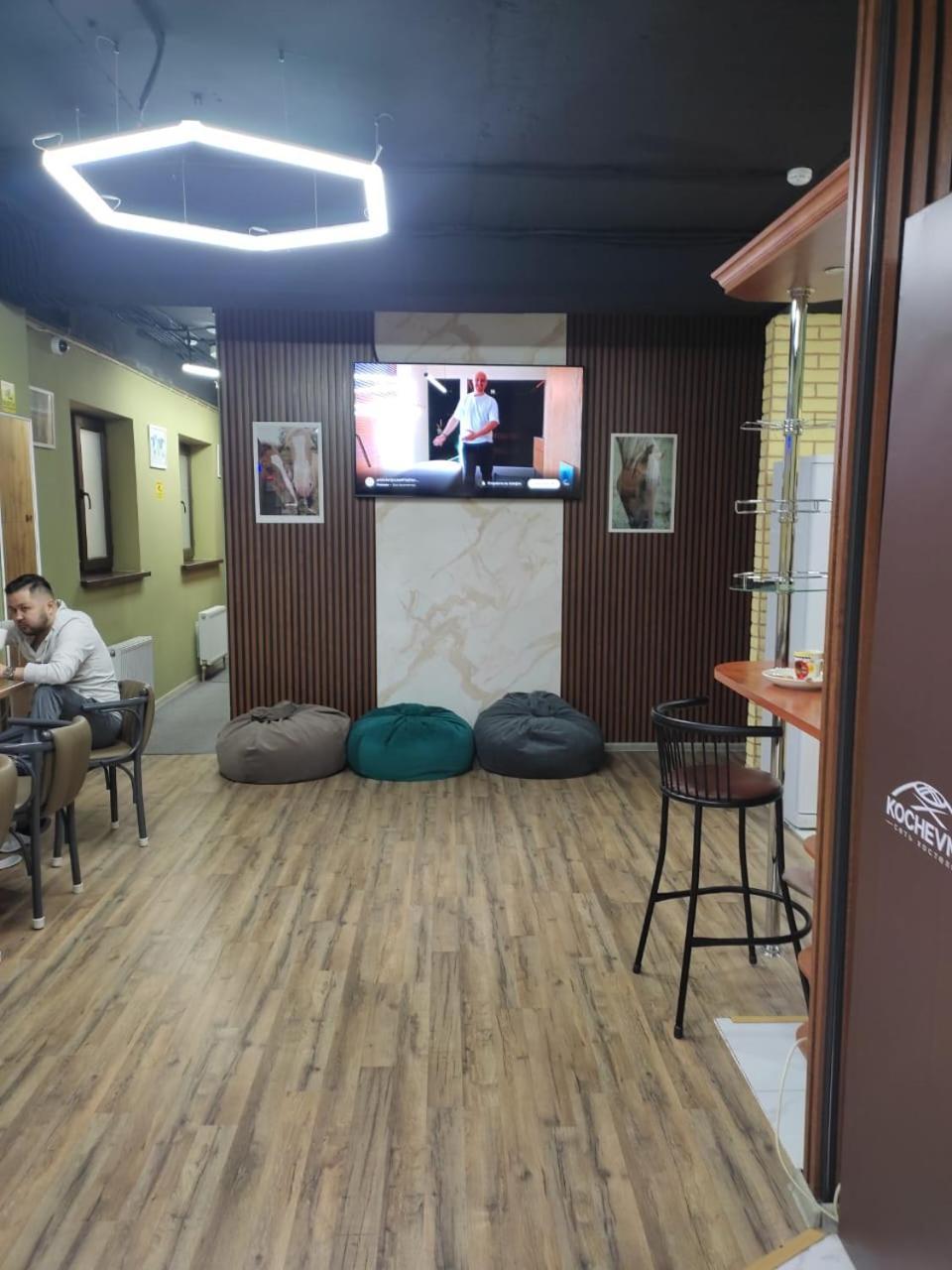 Hostel Kochevnik Capsule Hotel Almaty Ngoại thất bức ảnh