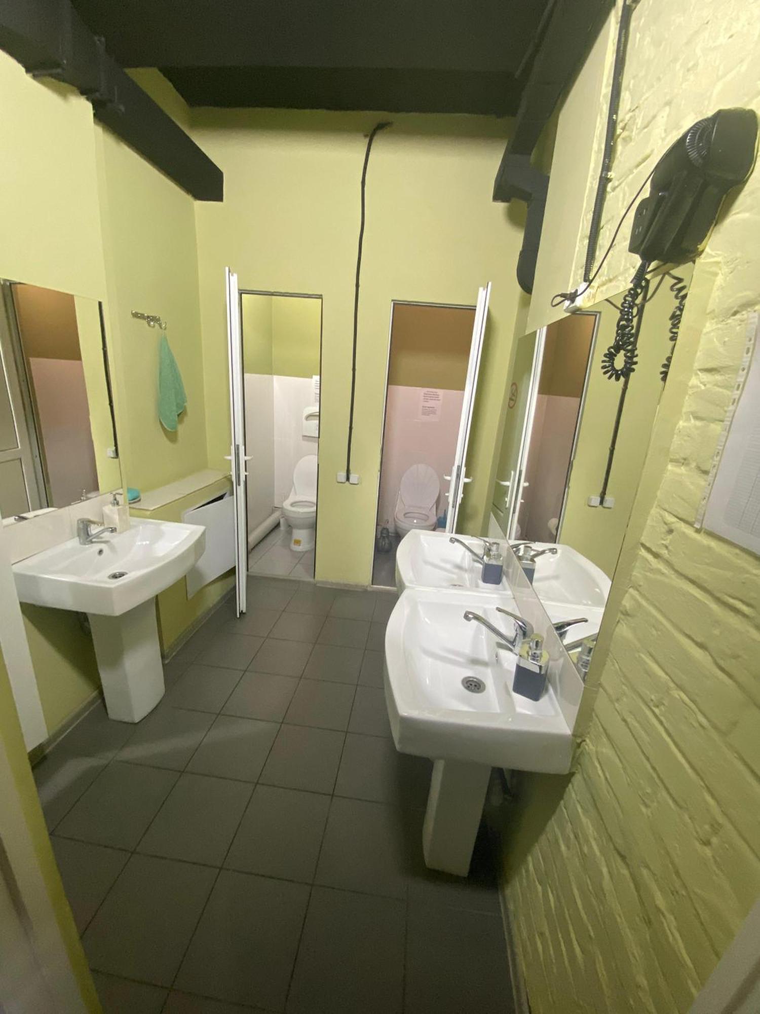 Hostel Kochevnik Capsule Hotel Almaty Ngoại thất bức ảnh